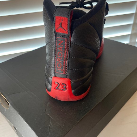 Air Jordan Retro Grade School Flu Game - Picture 3 of 7